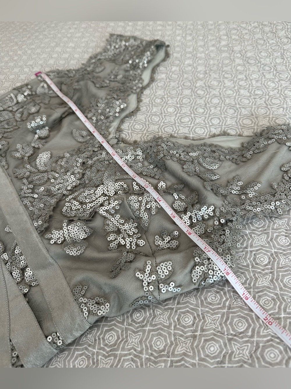 Tadashi Shoji Paillette Sequin Lace Banded Cocktail Sheath Dress Silver Size 6 - Picture 9 of 13